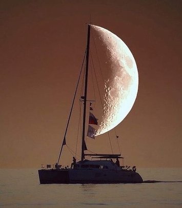 Sailing-with-the-moon